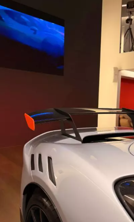 Romina Gingașu, soția lui Piero Ferrari, și-a cumpărat bolid de lux de 900.000 de euro. „Stilul meu 100%!”