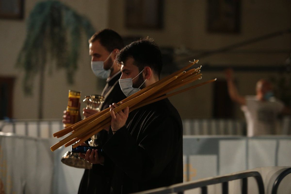 Cum a arătat Patriarhia în noaptea Învierii. 500 de oameni au asistat la slujbă din curte