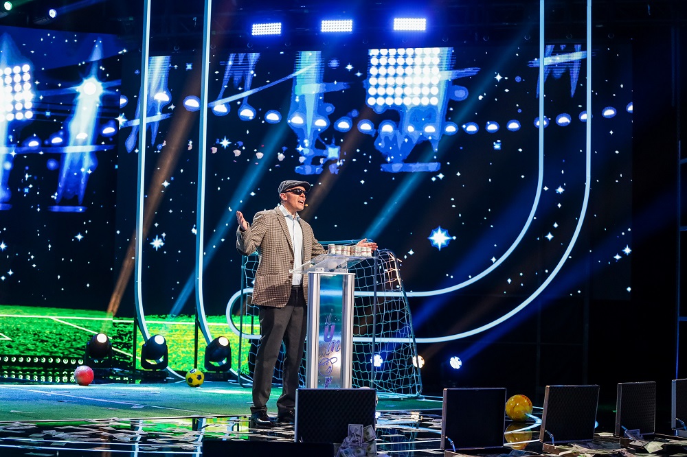 Ediție specială iUmor. Cine va urca pe scenă, în fața celor trei jurați, Helmuth Duckadam, Florin Bratu și Florin Gardoș
