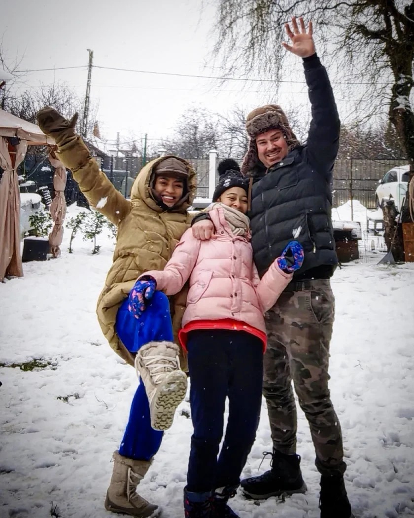 Bella Santiago a fost părăsită de iubit, la o lună după ce a născut-o pe fetița lor. „A zis că se va întoarce după o săptămână”