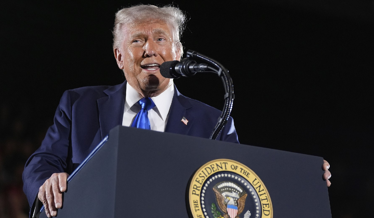 Donald Trump a râs public de un prieten supraponderal care ia Ozempic, medicamentul pentru pierderea în greutate: „E foarte bogat”