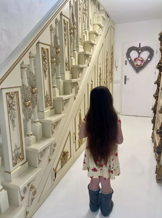 Imagini din vila în care Alin Oprea locuiește cu Medana. Doar livingul are 100 de metri pătrați: „Am reușit să îmi creez propriul Paradis”