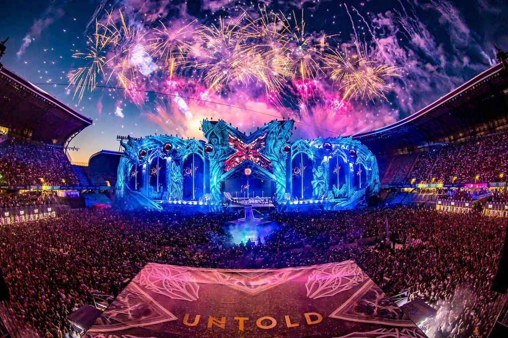Peste 120.000 de fani au fost prezenți la Untold 2025, în a doua zi a festivalului. Ce artiști vor urca pe scenă în această seară