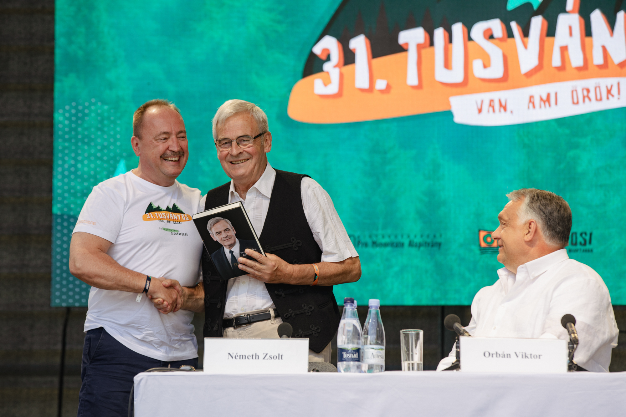 REPORTAJ. De la Tușnad la Dallas, de ce îl susțin oamenii pe Viktor Orban: „De la el ascultăm cele ce se întâmplă în Ungaria, în Europa și în lume”