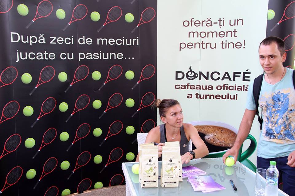 Simona Halep a dat autografe la BRD Bucharest Open GALERIE FOTO
