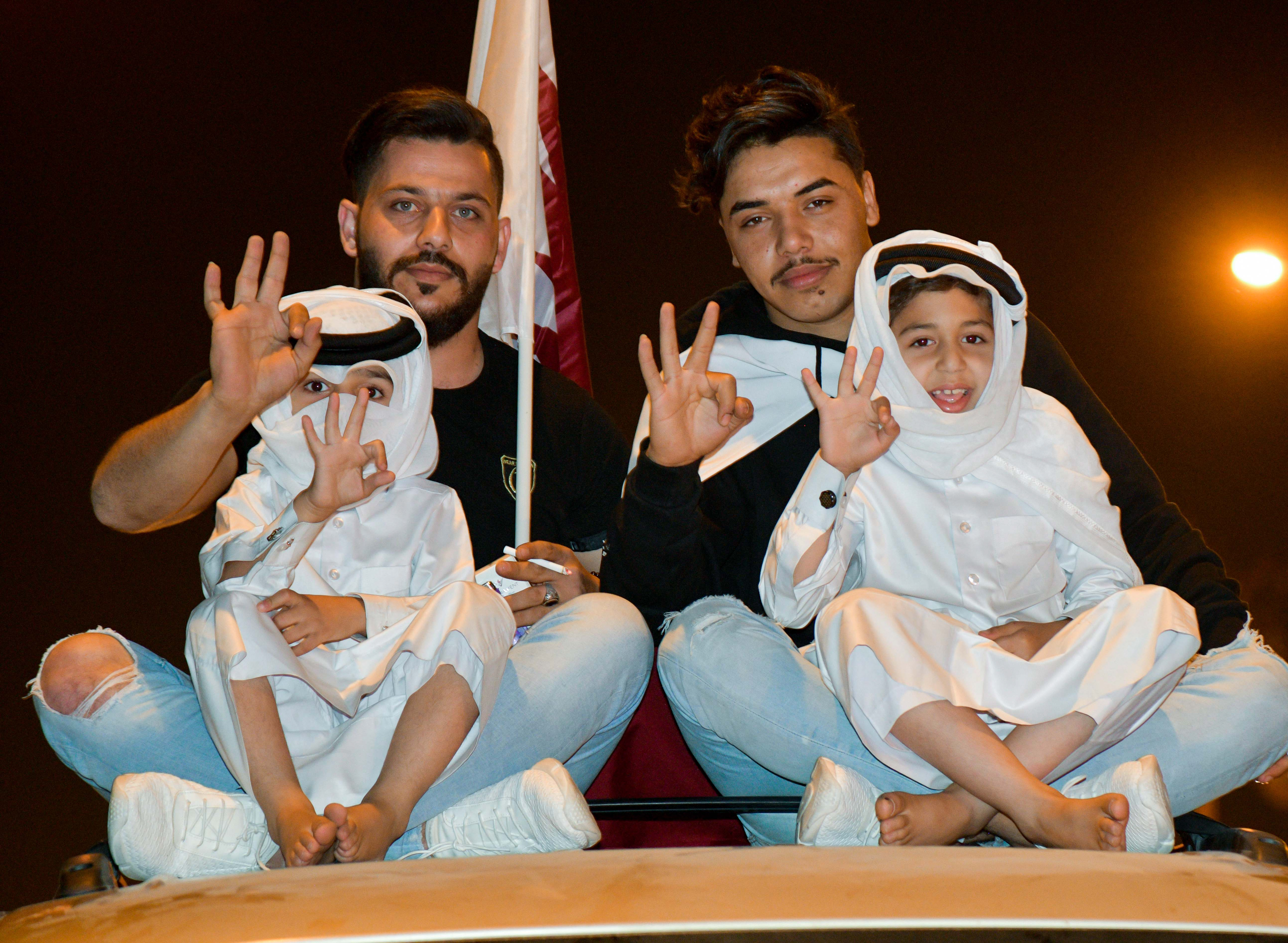 Suporterii naționalei de fotbal din Qatar au sărbătorit pe străzi câștigarea Cupei Asiei | GALERIE FOTO&VIDEO