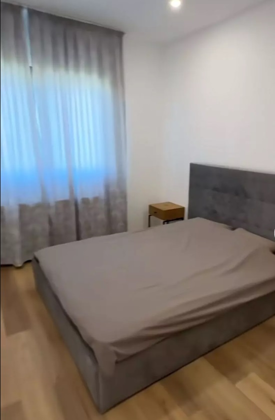Imagini cu vila lui Marcel Andrei de la „Insula Iubirii”. Casa are trei dormitoare, dar și piscină și jacuzzi