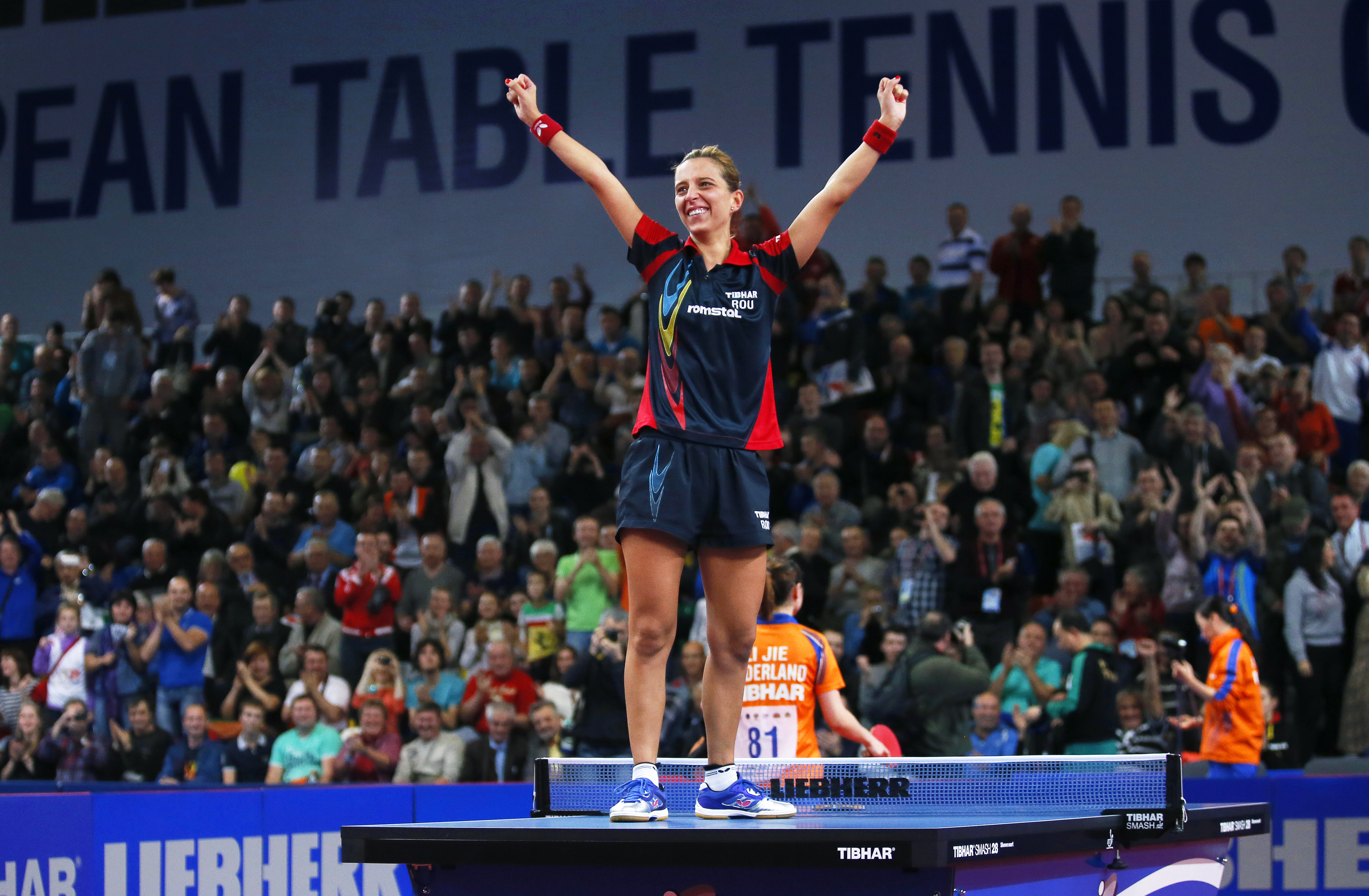 Eliza Samara a fost timidă, dar s-a tratat și a ajuns mare sportivă. Terapie cu medalii! ^Antrenorii săi vorbesc despre lungul drum al ”reginei” de la tenis de masă de la tulburările de vorbire din copilărie și emoțiile nestăvilite la titlul continental