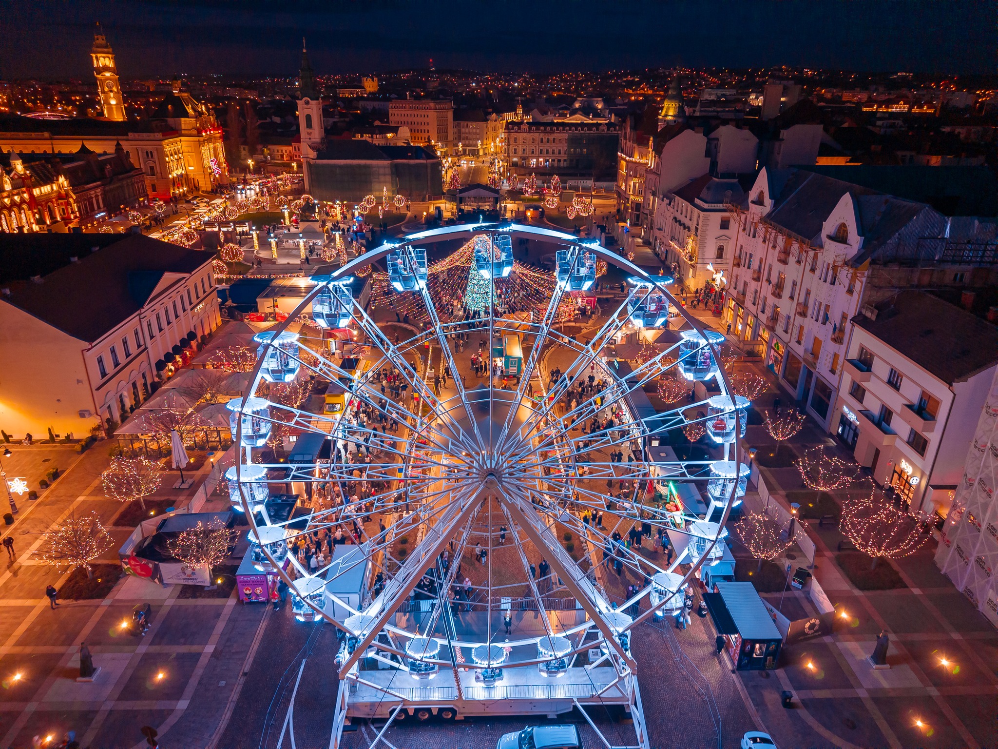 Târgul de Crăciun Oradea 2025. Miza pe artizanatul românesc, cu produse create de meșteșugari + un patinoar de 30 de metri lungime