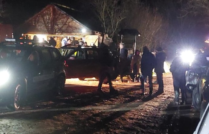 UPDATE: Copilul de doi ani dispărut în Botoșani a fost găsit în viață după mai bine de 24 de ore de căutări
