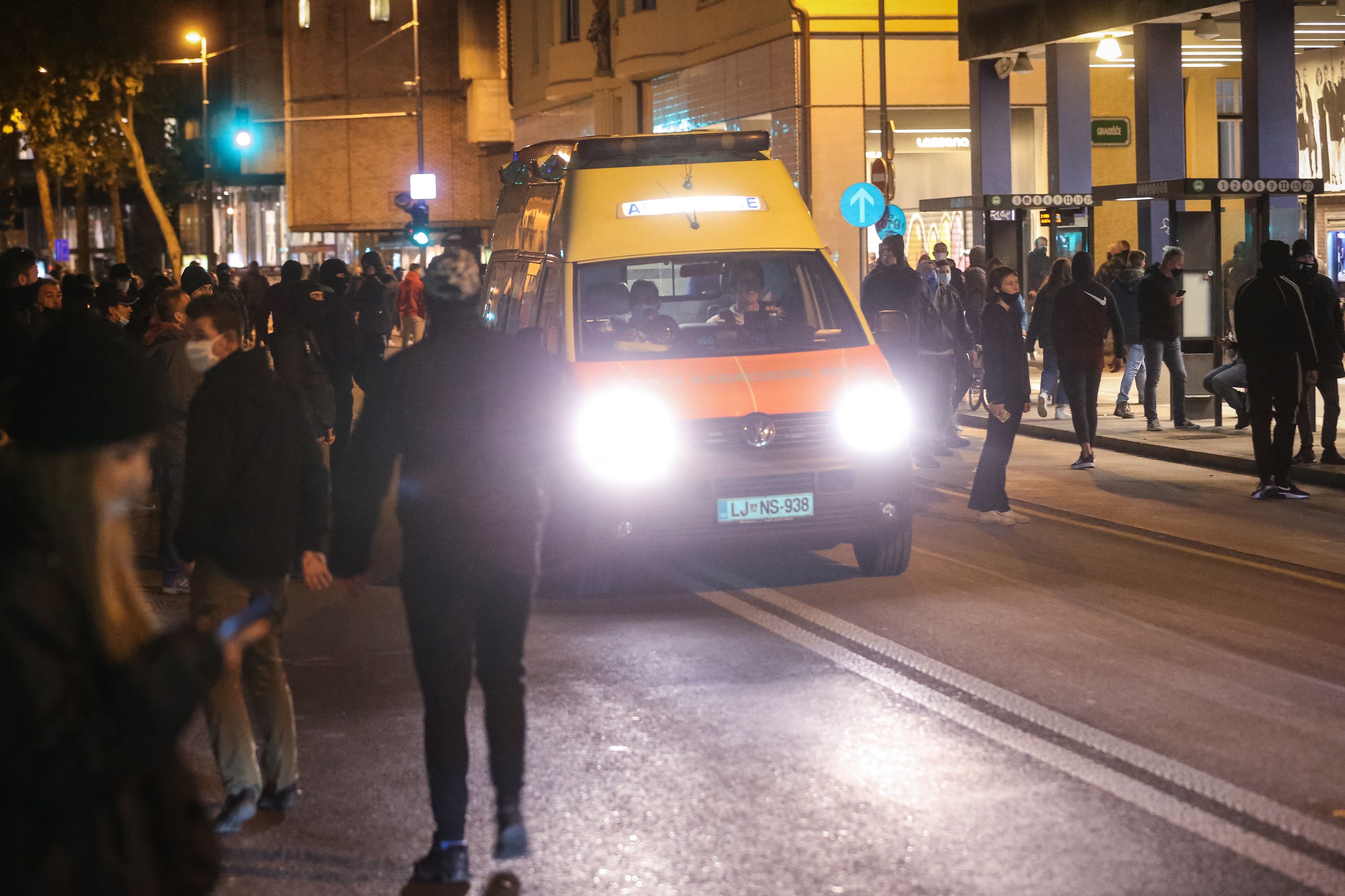 FOTO | Proteste violente în Slovenia față de măsurile anticoronavirus