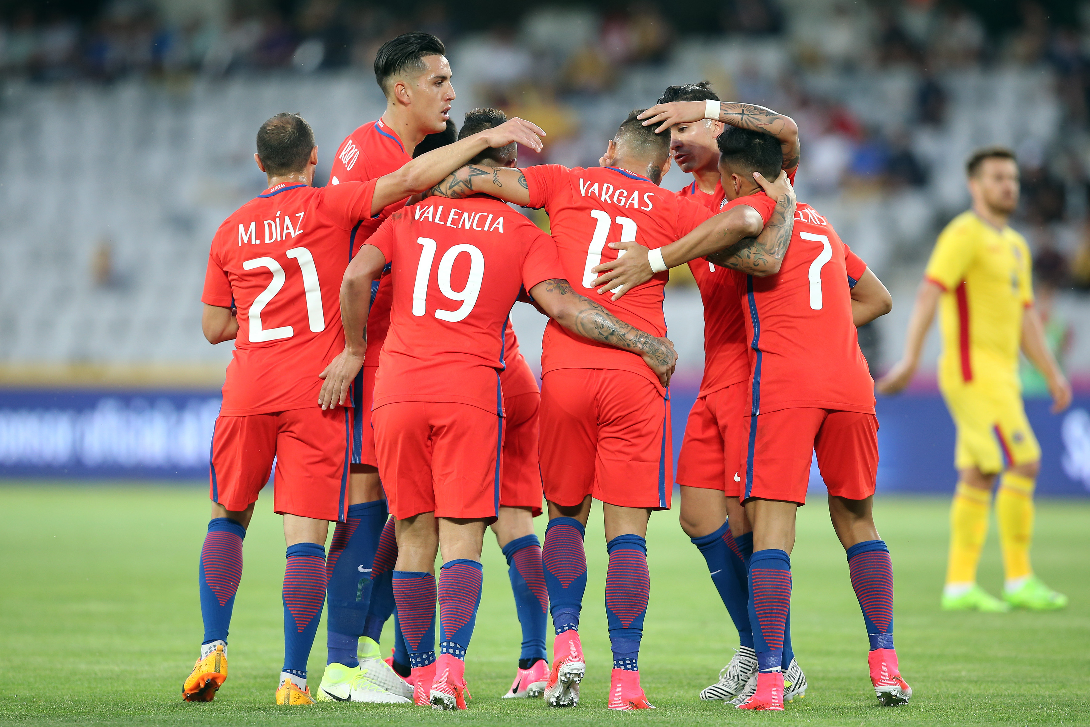 LIVE TEXT România - Chile 3-2. Marți 13 cu noroc! Am revenit de la 0-2. Stancu și Stanciu au marcat două goluri fabuloase. Debutantul Băluță, un jucător căruia cifra 13 i-a marcat viața și cariera, a adus victoria / VIDEO