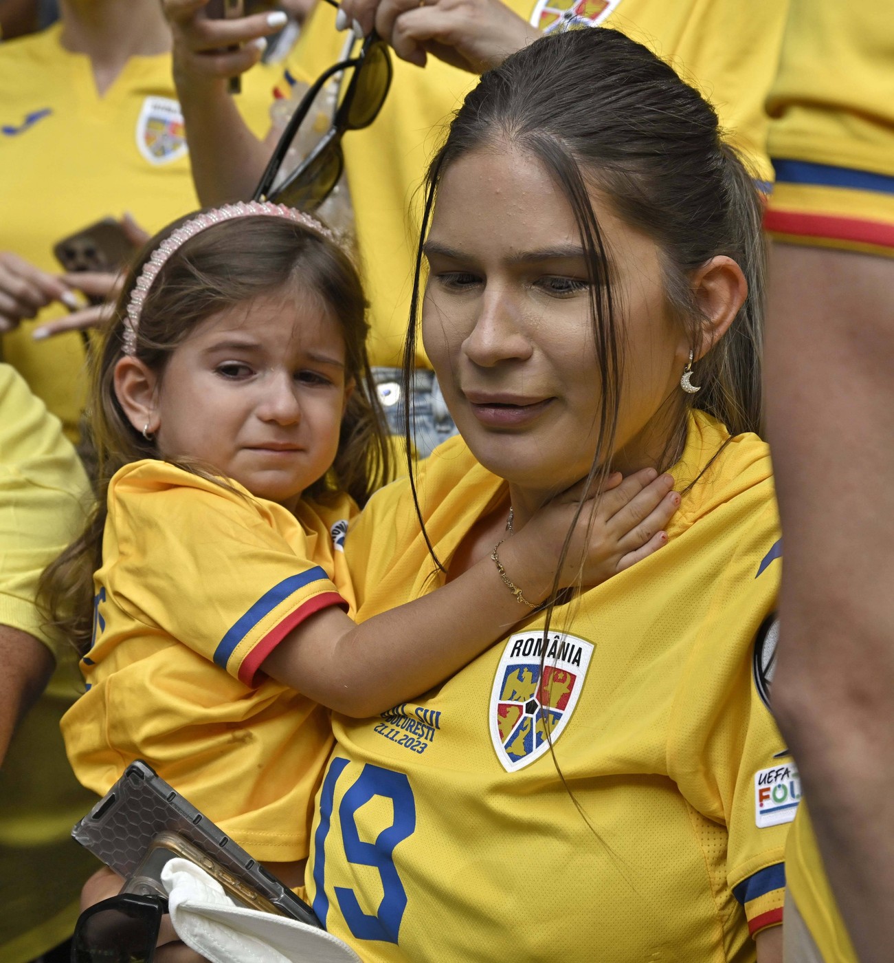 Mesajul transmis de Vanessa, soția lui Denis Drăguș, după ce fotbalistul a înscris golul decisiv în meciul Lituania - România: „Ești eroul nostru”
