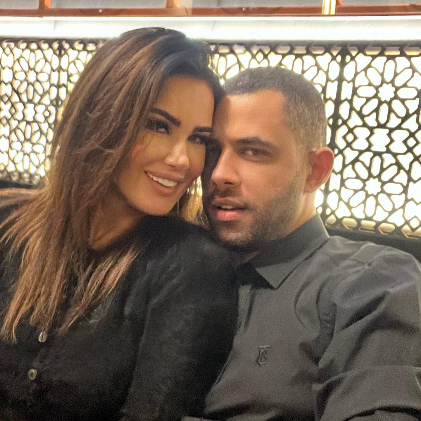 Oana Zăvoranu, declarații de dragoste pentru Alex Ashraf în plin divorț: „Te iubesc nepământesc de mult”. Actrița suferă enorm după ce a fost părăsită