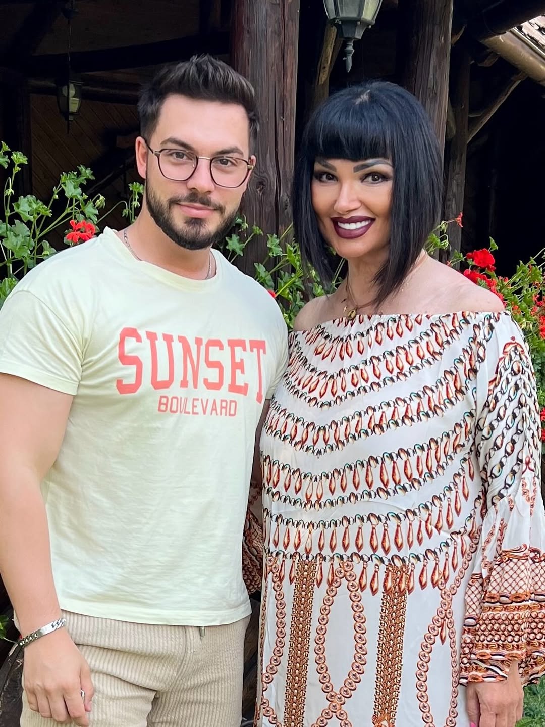 Cine e tânărul misterios alături de care Ozana Barabancea a fost surprinsă în vacanță la Plaiul Foii: „Relație foarte frumoasă”