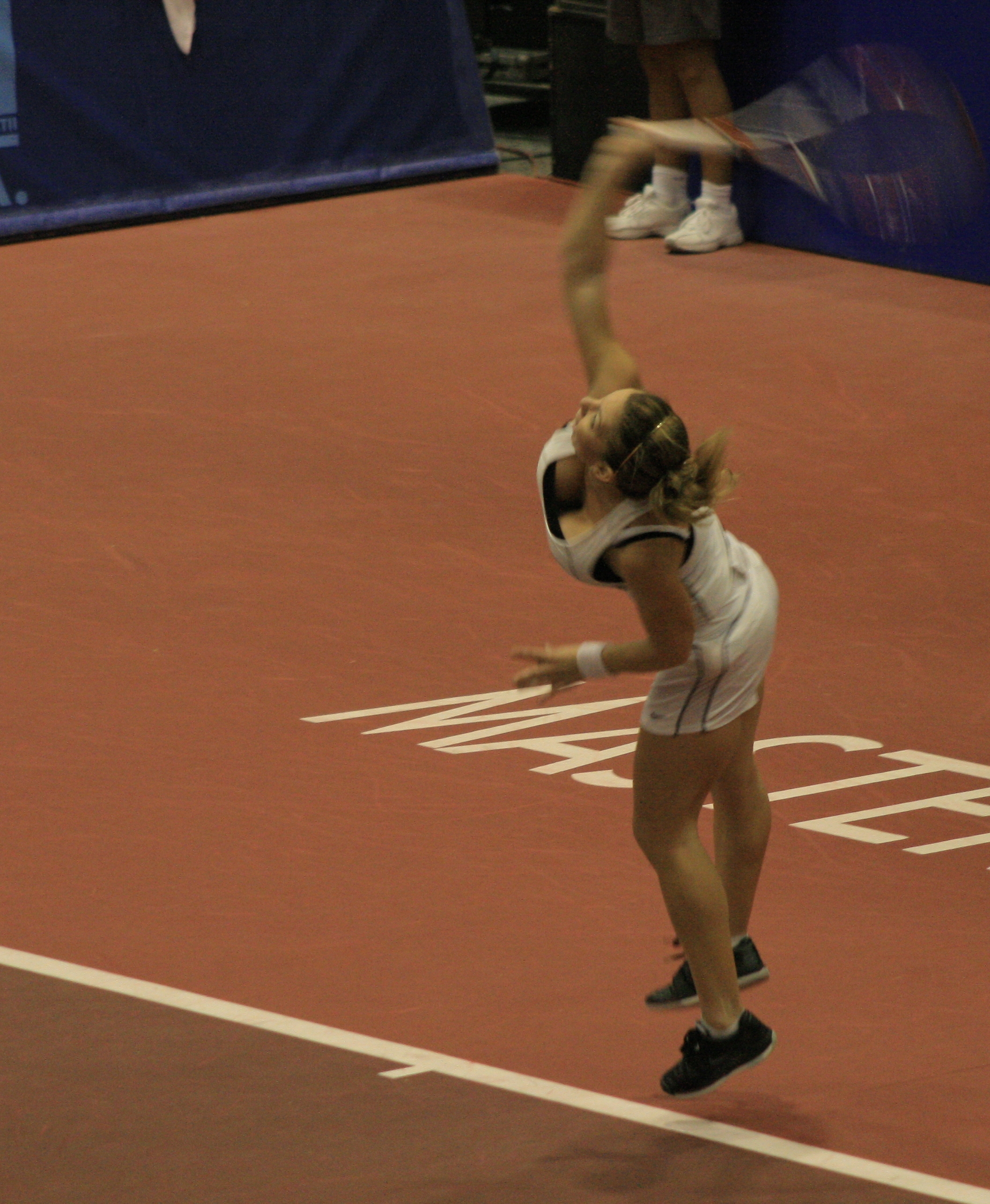 Simona Halep, schimbare INCREDIBILĂ! Cu SÂNII la vedere!