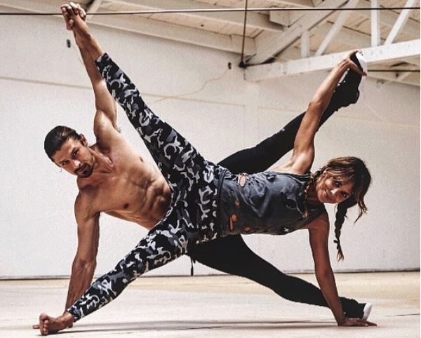 Halle Berry se antrenează ca un sportiv de performanță! Cum își menține silueta de invidiat la 52 de ani