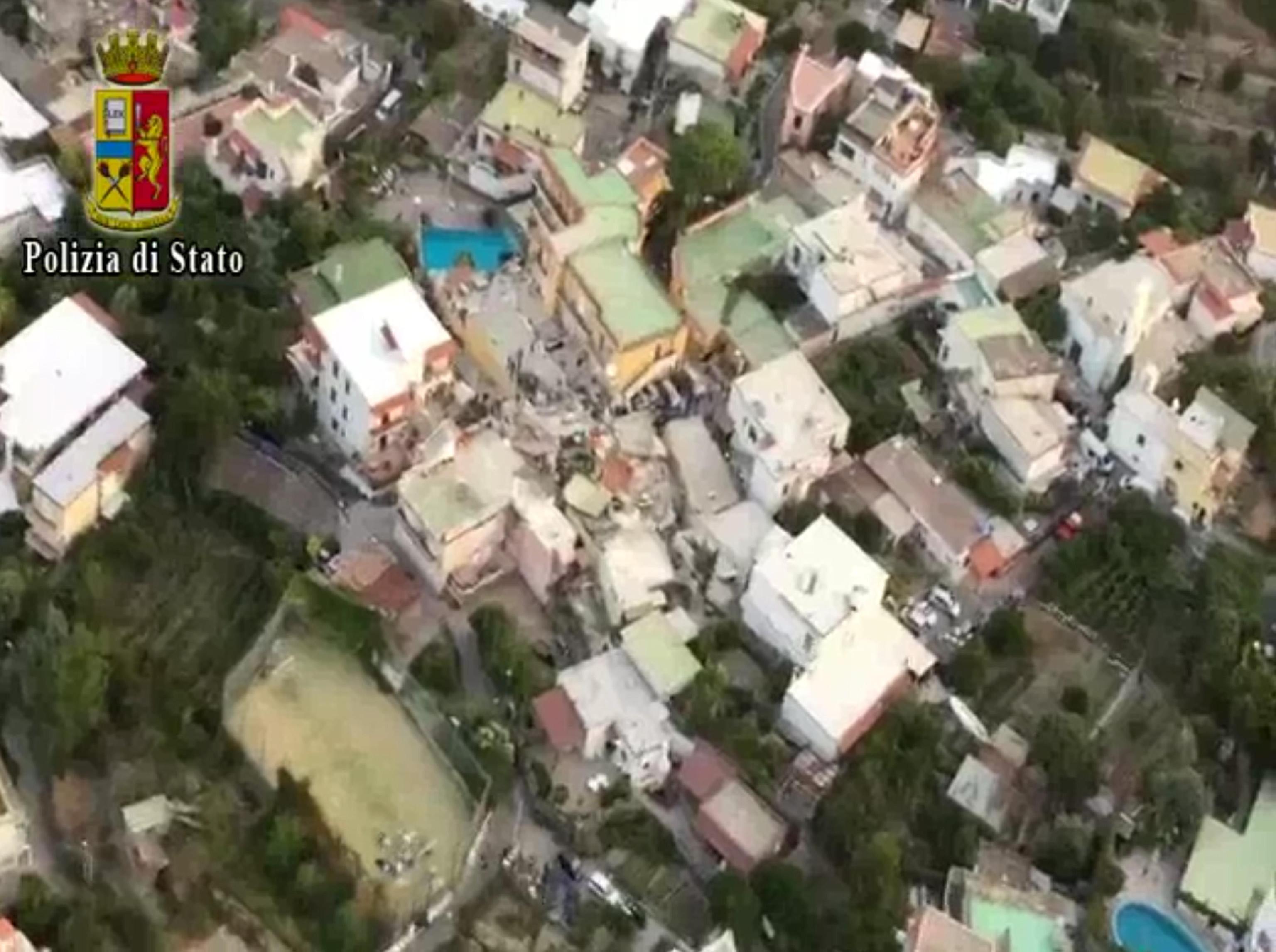 FOTO & VIDEO | Cutremur puternic în insula Ischia, soldat cu doi morți. Operațiunea de salvare a copiilor, încheiată după 16 ore