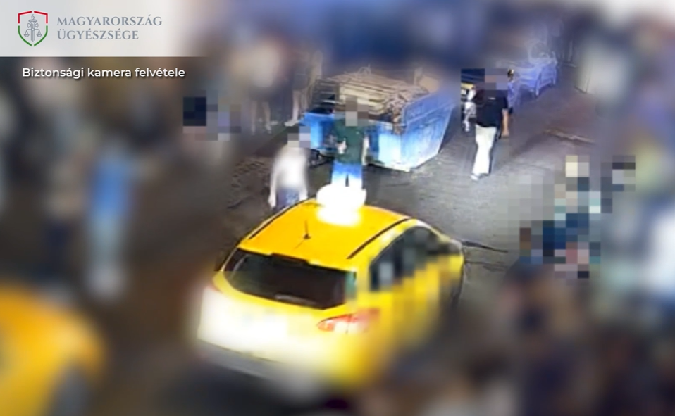 Majdnem halálra vertek egy külföldit a biztonsági őrök a bulinegyedben - videó