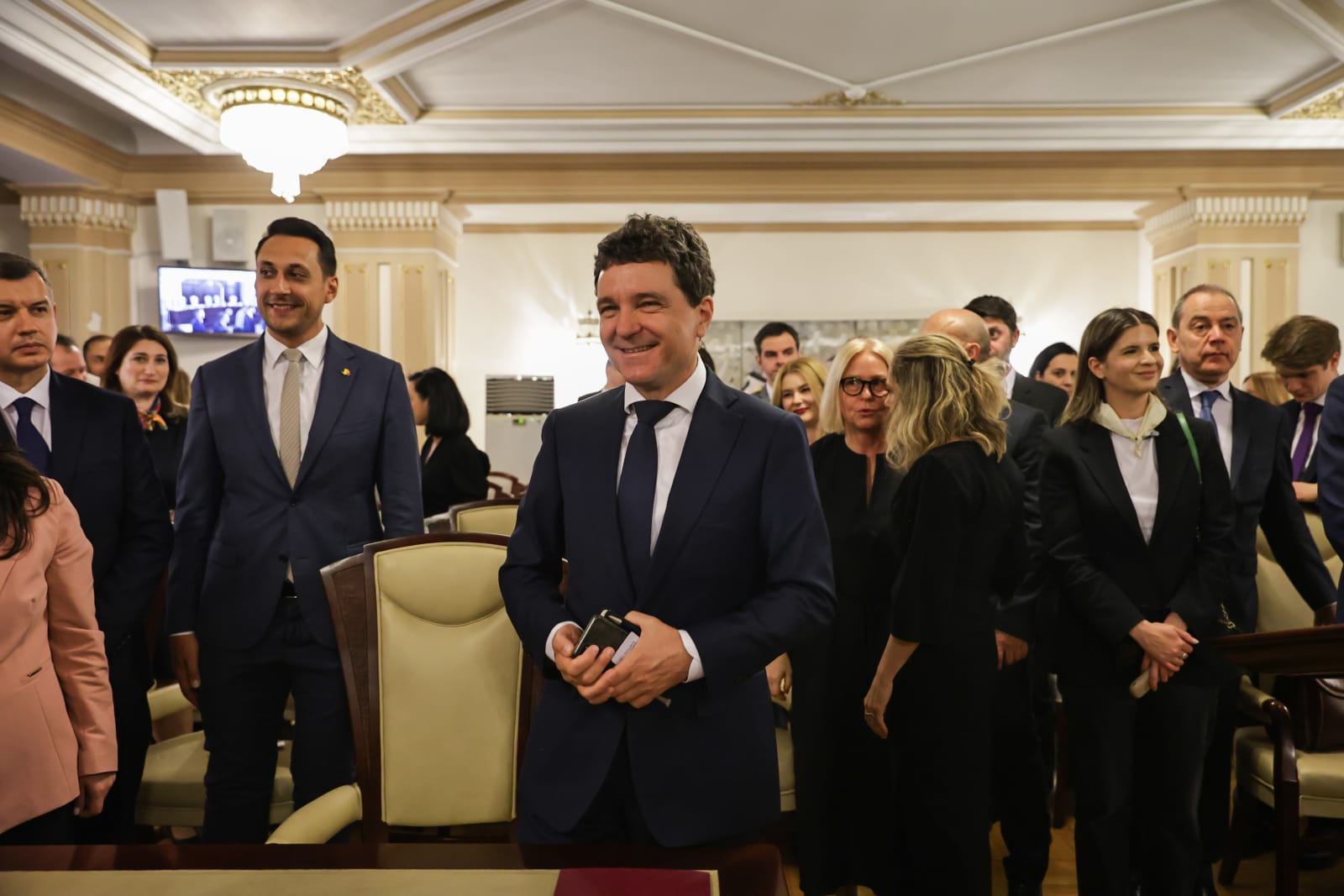 Adevăratul motiv pentru care Nicușor Dan își duce el fetița la școală. Mirabela Grădinaru l-a dat de gol pe noul președinte al României: „100%. De asta”
