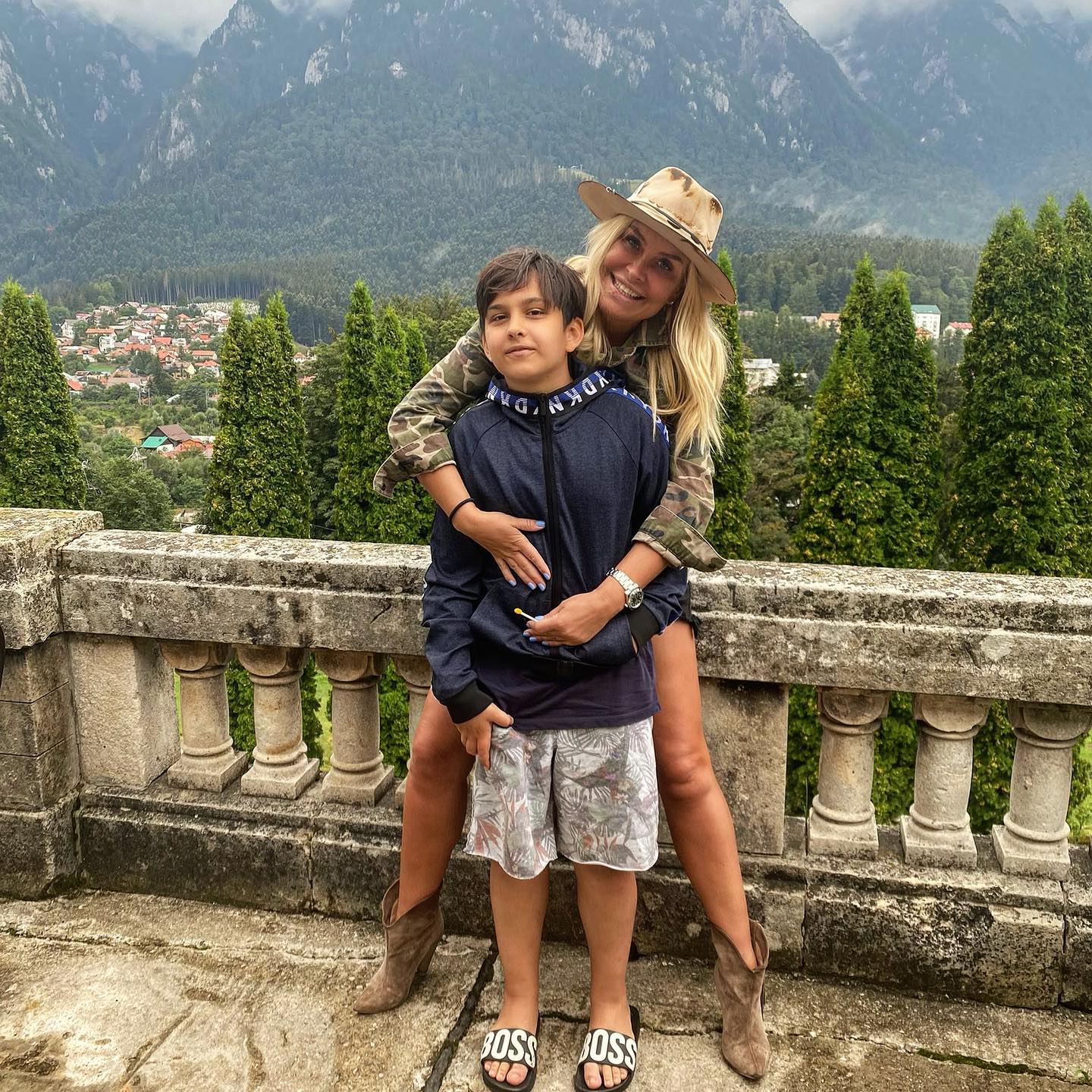 Motivul pentru care fiul Vicăi Blochina și al lui Victor Pițurcă a lipsit de la petrecerea de ziua mamei lui: „Adulții se distrează într-un fel, copiii altfel”