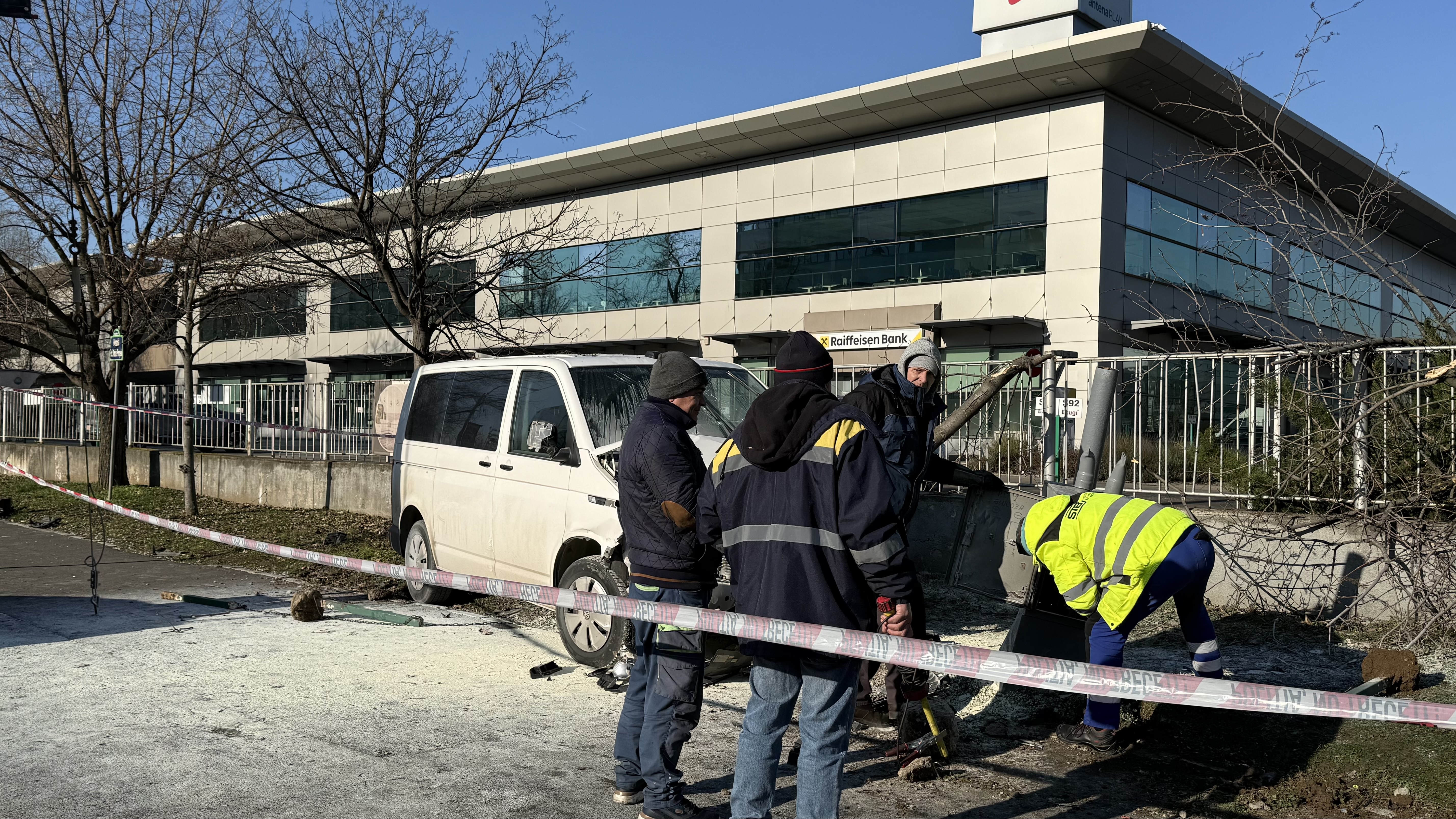 Femeie din București, spulberată de o mașină pe trotuar, pe Bulevardul Dimitrie Pompeiu. Șoferul nu era băut sau drogat