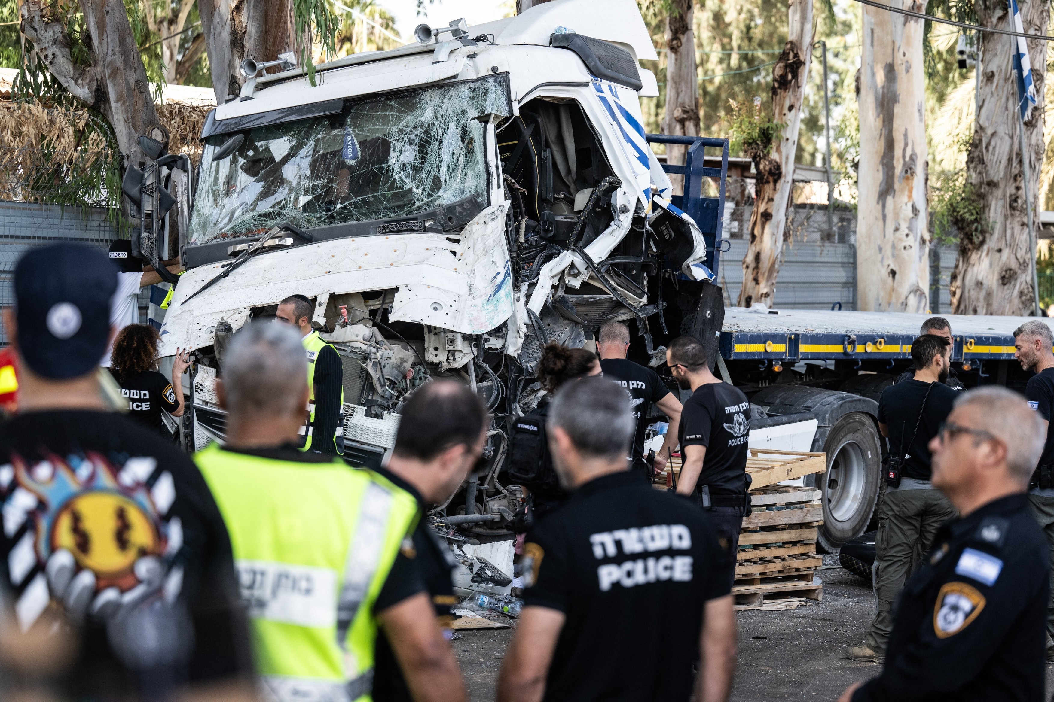 Posibil atac terorist lângă Tel Aviv, aproape de sediul Mossad. Zeci de răniți, după ce un camion a intrat într-o stație de autobuz | VIDEO