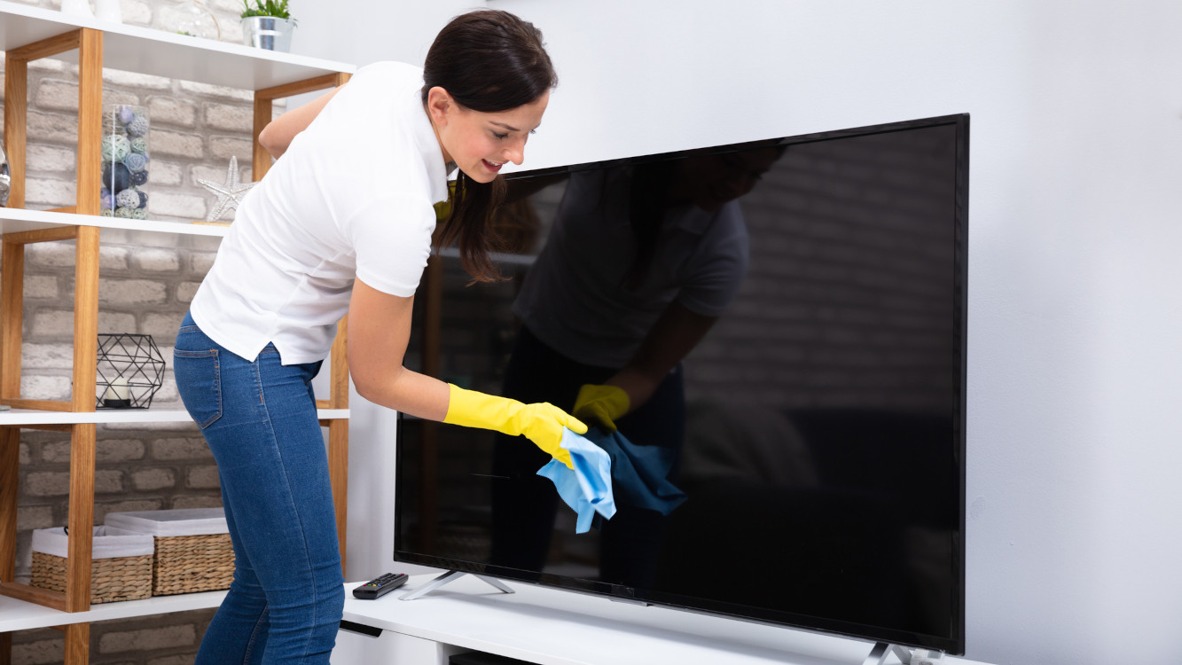 Kristálytiszta moziélmény otthon: tévétisztítási útmutató és tiltólista