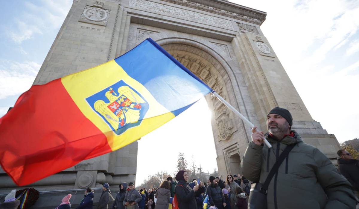 Ce nu s-a văzut la TV de la parada militară de 1 Decembrie, la Arcul de Triumf din București
