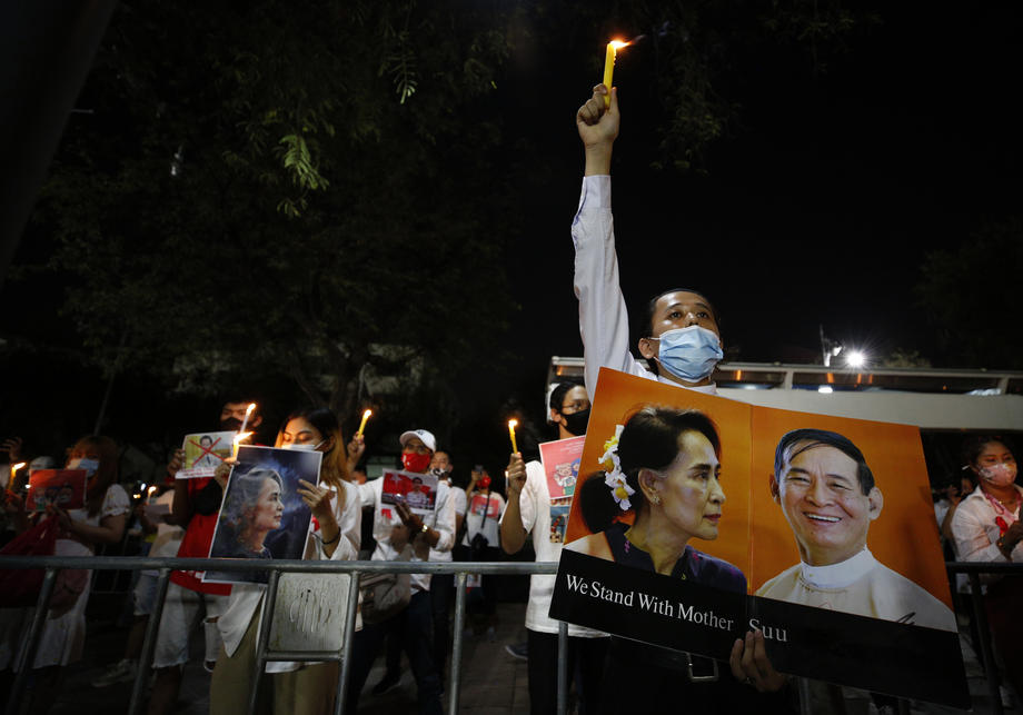 Proteste în Myanmar, după lovitura de stat. Armata a tăiat accesul locuitorilor la internet