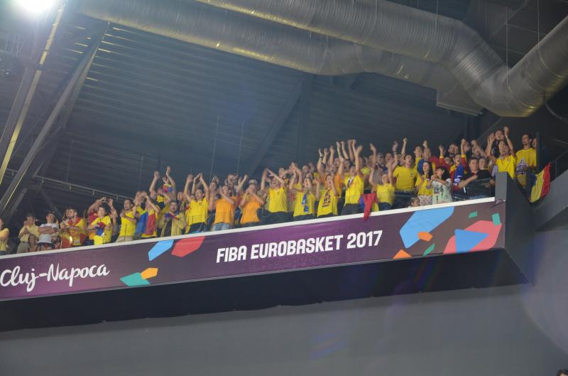 Drapel al Ungariei, ars la Cluj-Napoca de fanii români. Scandal înainte de meciul de calificare în optimile Eurobasket 2017 | VIDEO