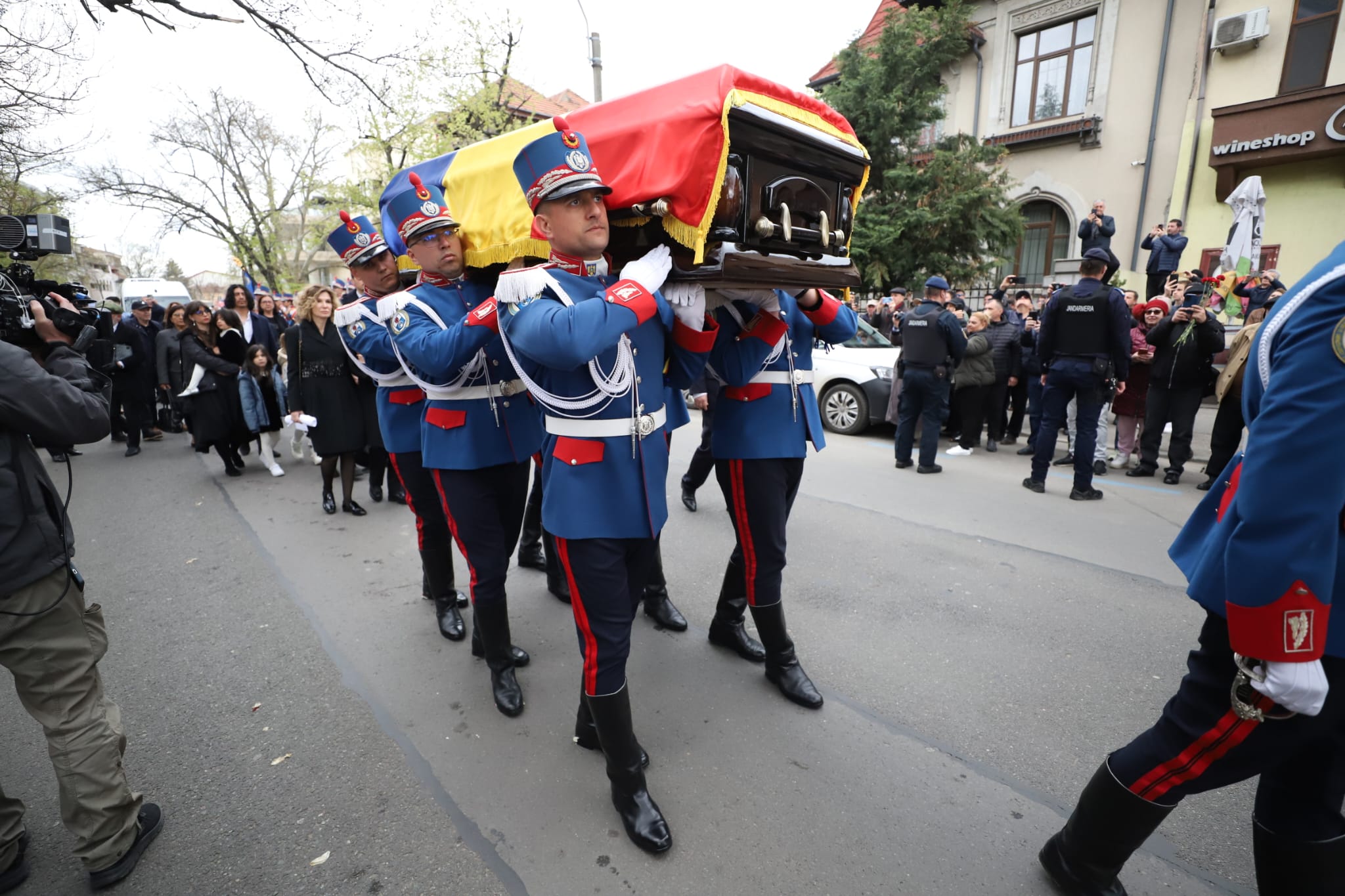 Mircea Lucescu, condus pe ultimul drum. A fost înmormântat la Cimitirul Bellu