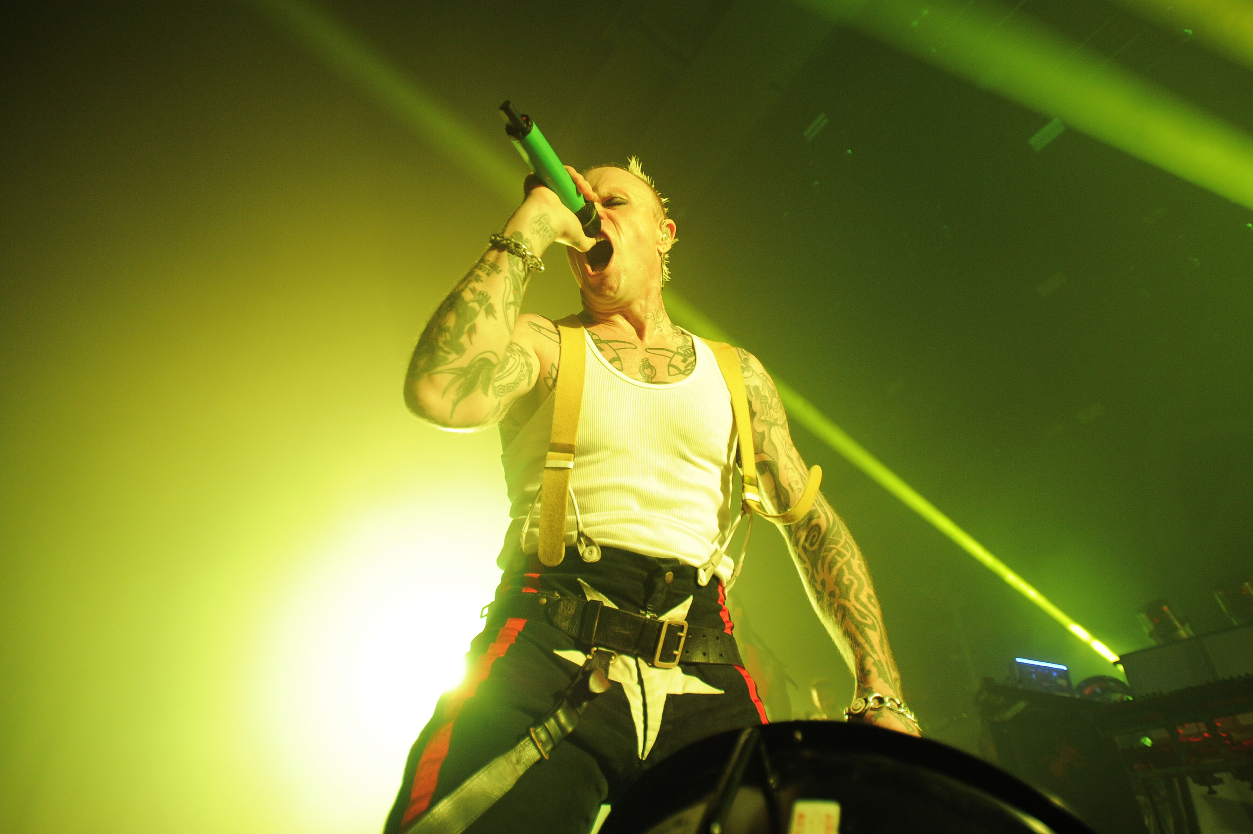 Solistul The Prodigy Keith Flint s-a sinucis! Mesajul transmis de colegii săi de trupă
