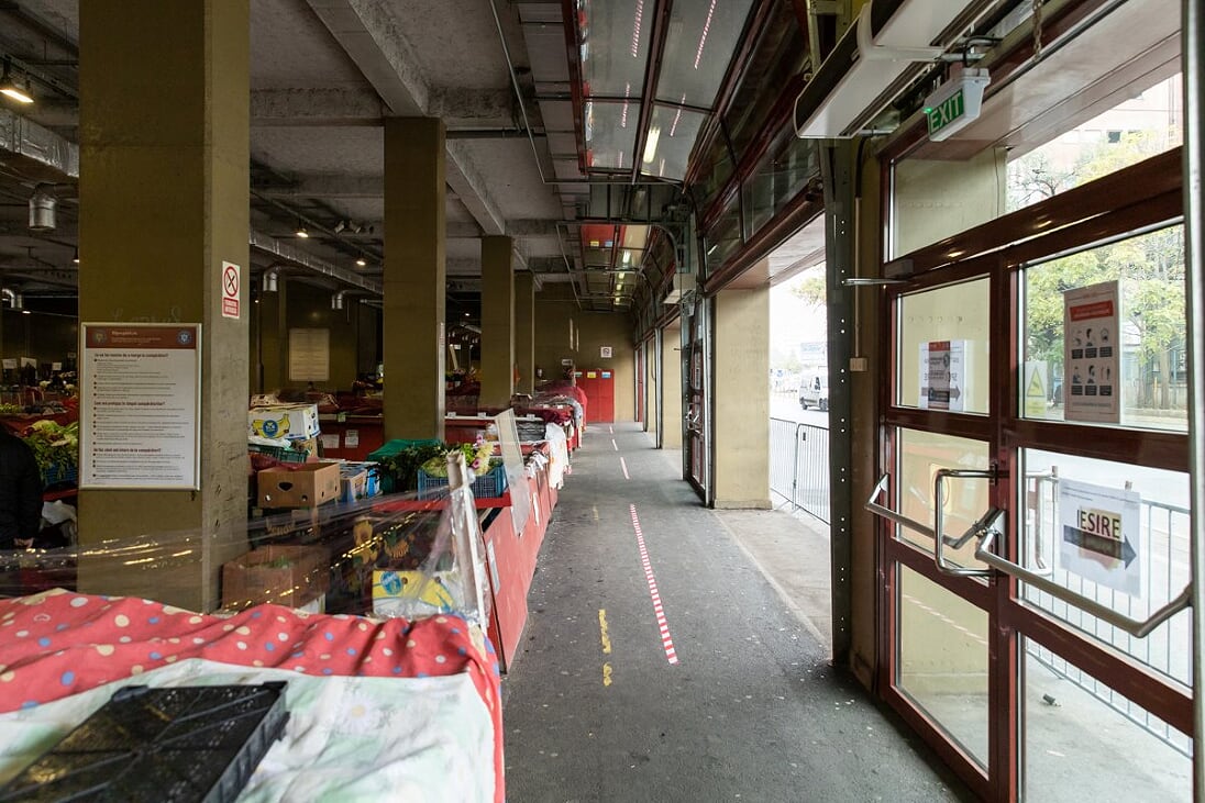 REPORTAJ. Supărarea comercianților dintr-o piață de la marginea Bucureștiului pe aglomerația de la Obor: “I-au văzut pe ei așa și ce au zis, hai să îi închidem pe toți”