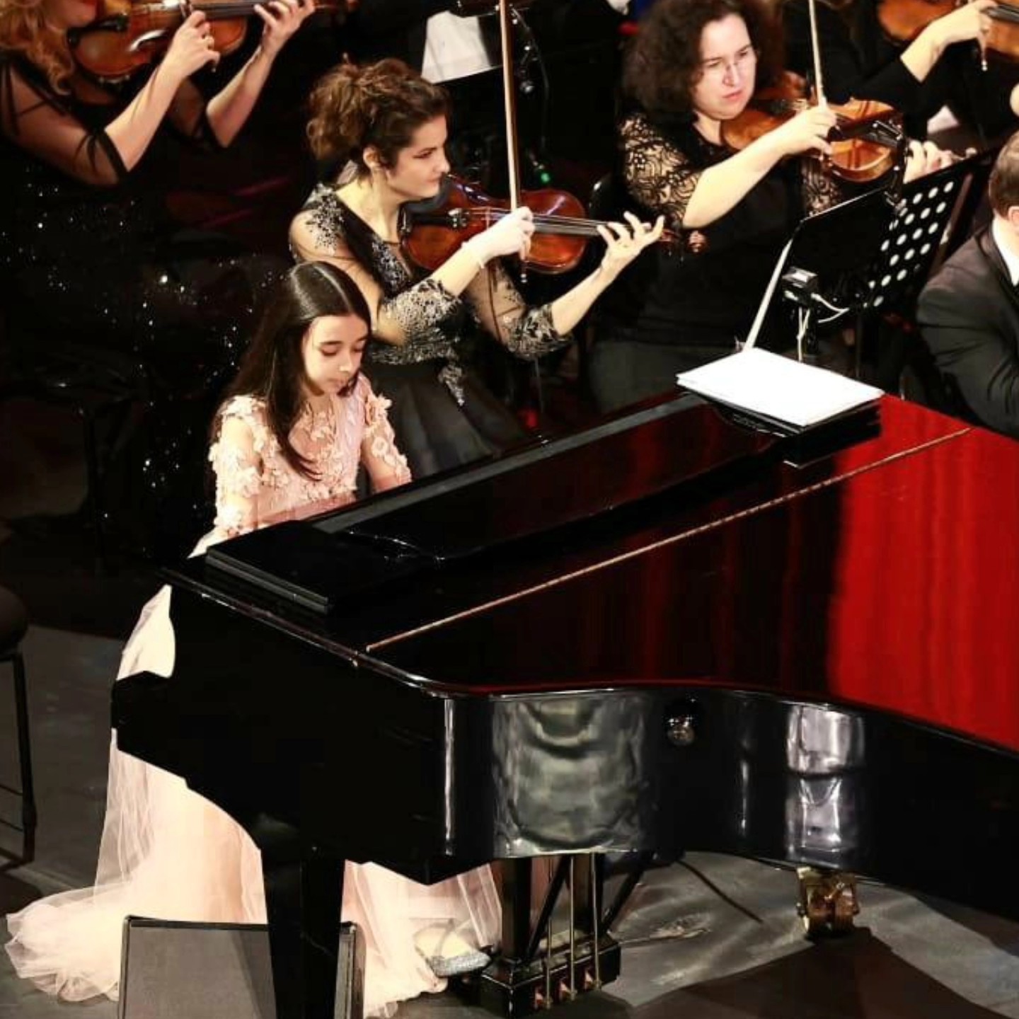 Imagini rare cu cei trei copii ai lui Marcel Pavel. Apariția artistului pe scena Operei Naționale din București alături de Iuvenalia, Sasha și Richard