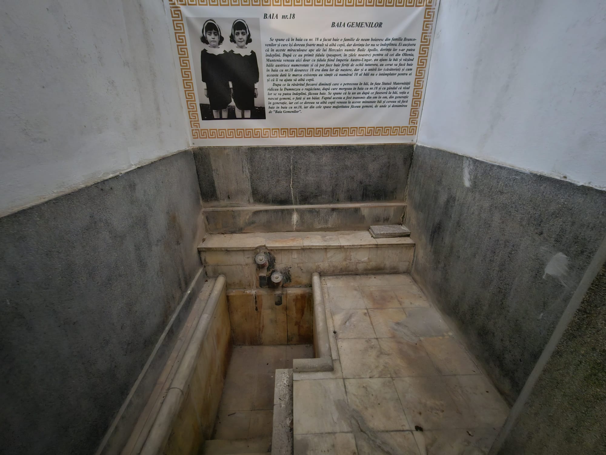 Un vânzător de suveniruri din Băile Herculane a redeschis un obiectiv turistic lăsat în paragină zeci de ani. „Am scos câteva camioane de gunoi”