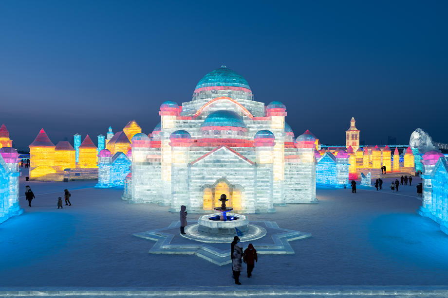 VIDEO | Sculpturi spectaculoase la Festivalul Gheții din Harbin. Ce restricții au fost impuse anul acesta la evenimentul din China