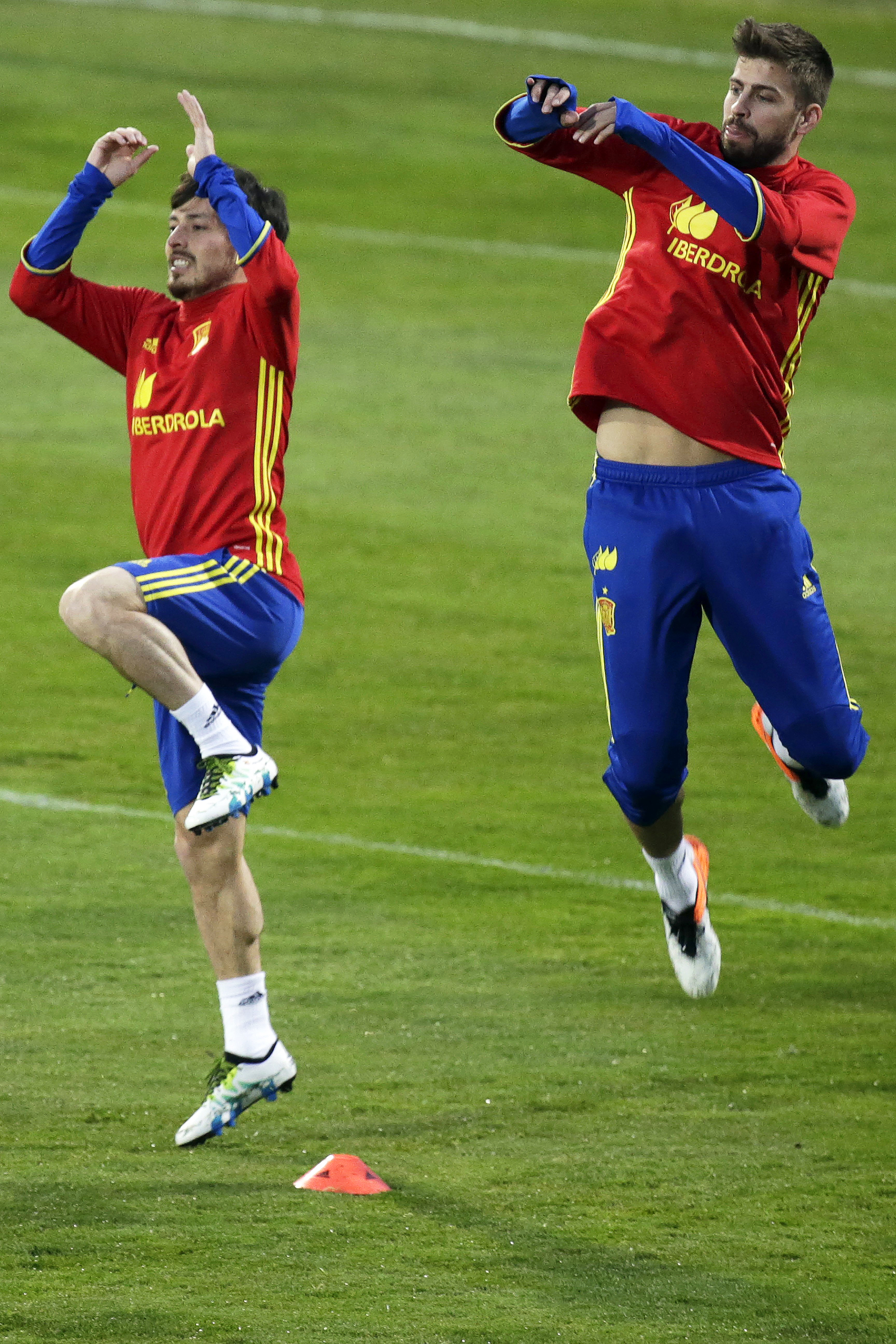 Spania vine la Cluj fără Sergio Busquets. Mijlocașul Barcelonei și-a fracturat un deget de la mână. Imagini inedite din cantonamentul campioanei europene și mondiale / GALERIE FOTO&VIDEO