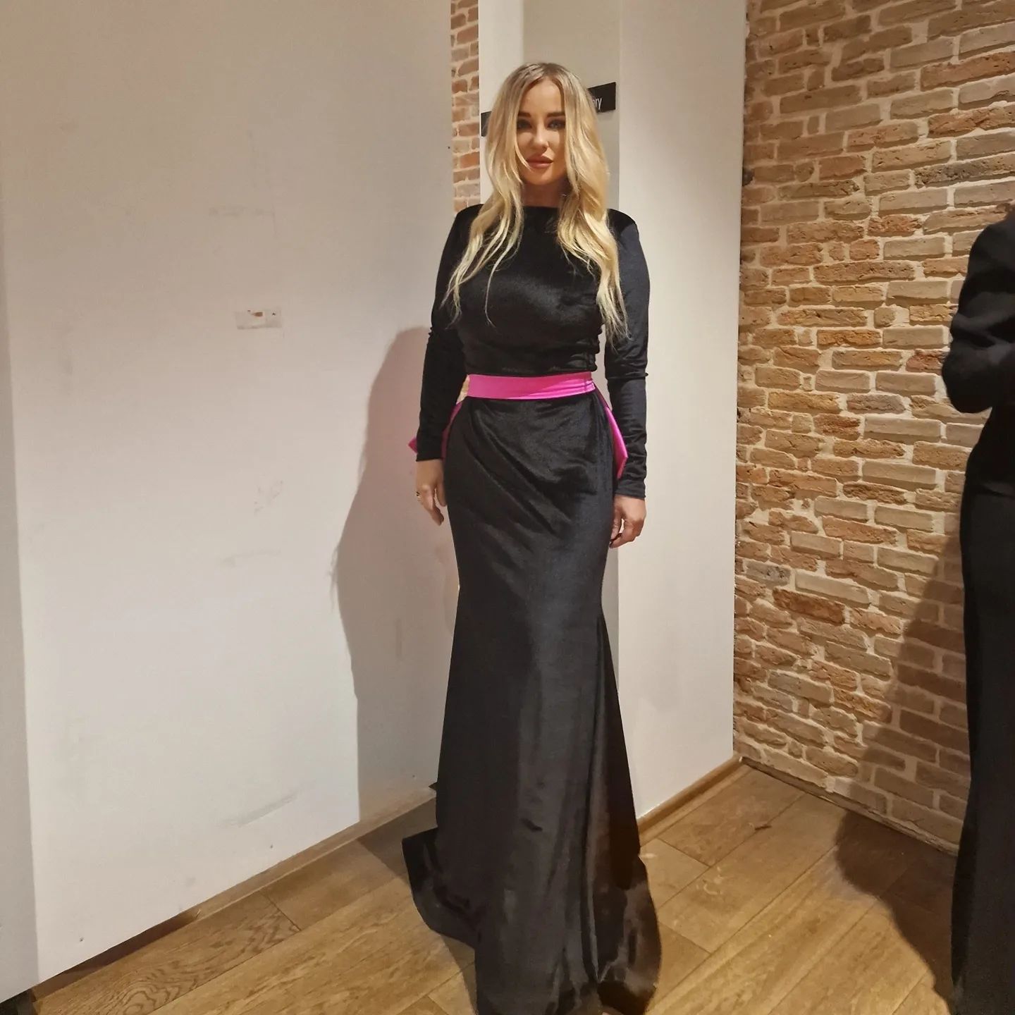 Cum se înțelege Tania Budi cu angajații ei: „Se mai întâmplă să mai ridic vocea”. Ce afaceri are vedeta alături de fratele ei
