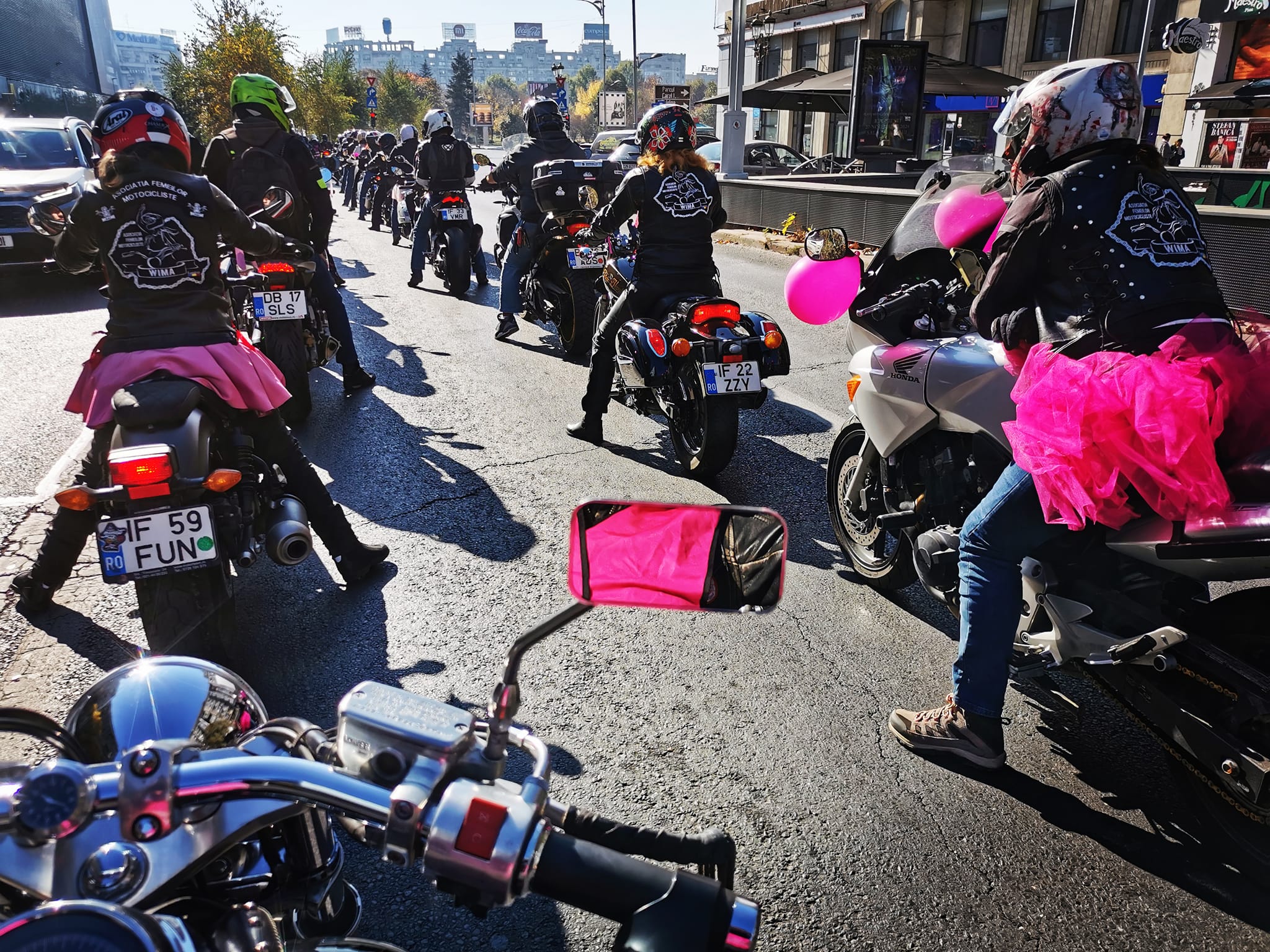Marşuri moto Pink Ride în Bucureşti şi Cluj-Napoca, pentru conștientizarea precoce a cancerului de sân