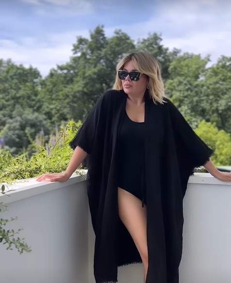 Gina Pistol, în costum de baie după ce s-a aflat că prezintă „MasterChef România” la Pro TV. Vedeta și-a arătat silueta