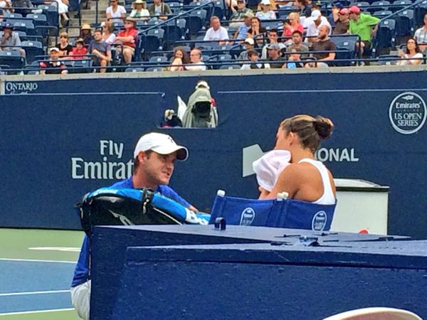 Comentatorii străini sunt șocați de numărul mare de români care o încurajează pe Simona Halep în Canada: ^”Este cea mai iubită jucătoare de tenis a lumii”! GALERIE FOTO