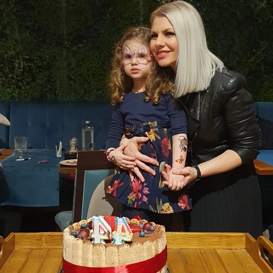 Anunțul făcut de Adina Postelnicu după 10 ani de relație cu Glance. Între cei doi artiști este o diferență de 11 ani