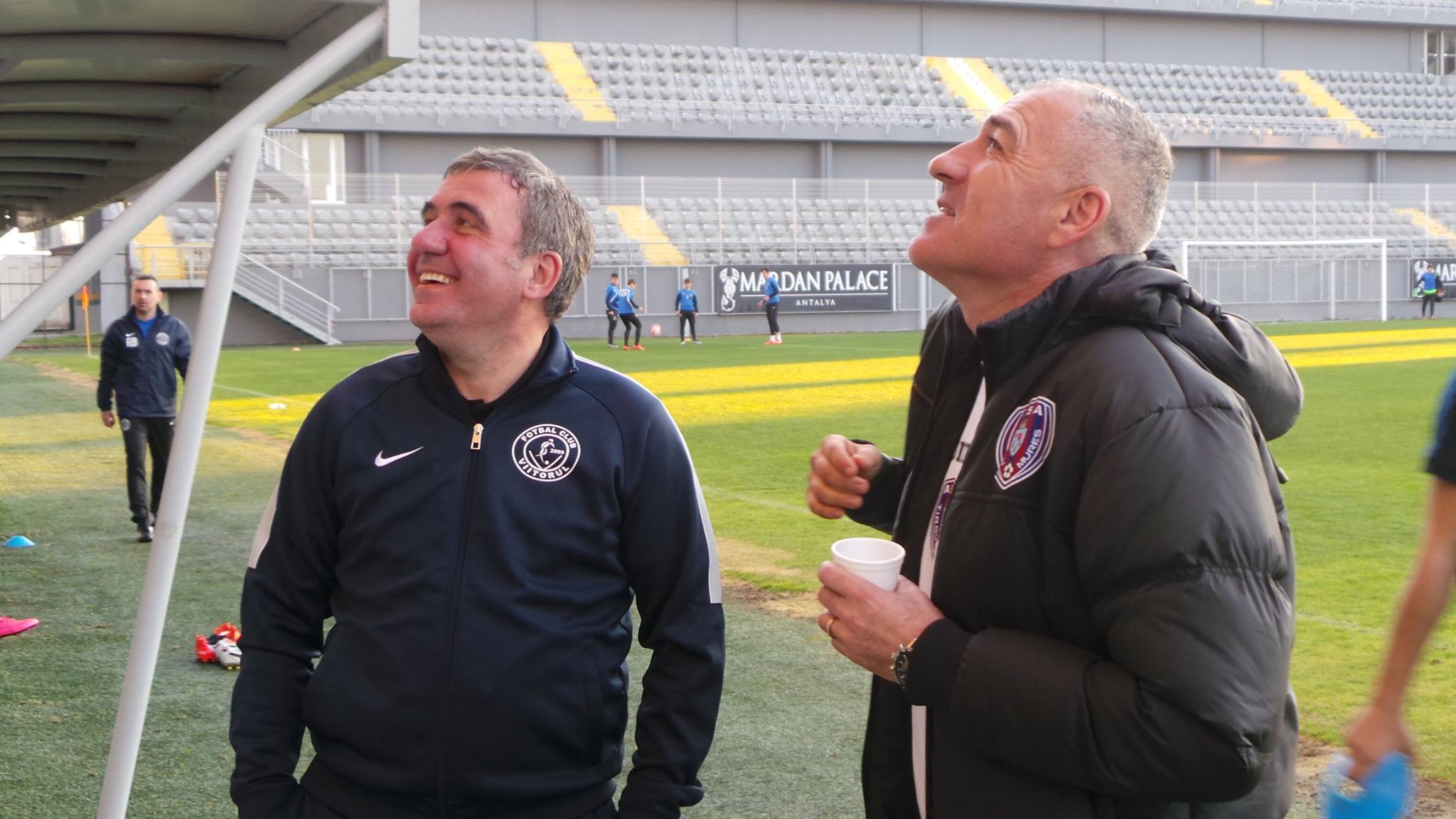 Adi Ilie a urmărit împreună cu Gică Popescu amicalul echipei lui Hagi / GALERIE FOTO
