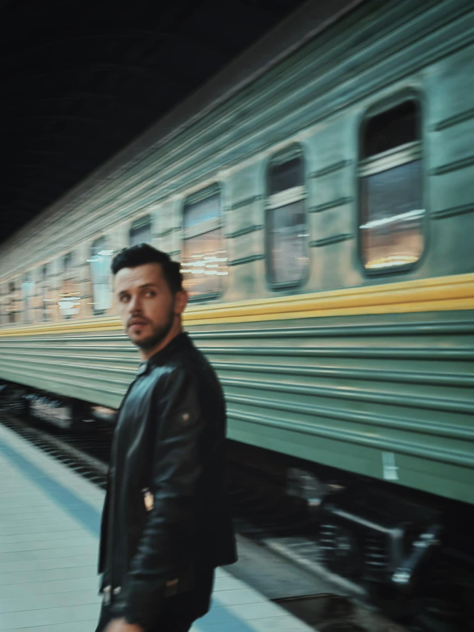Cine e Bogdan Medvedi de la Vocea României 2024. Cântărețul a participat și la „X Factor”, la Antena 1