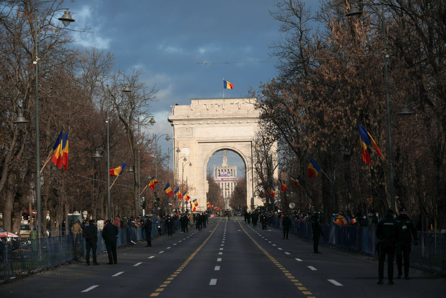 Parada de 1 decembrie: După un an de pauză, militarii au defilat din nou în fața oamenilor