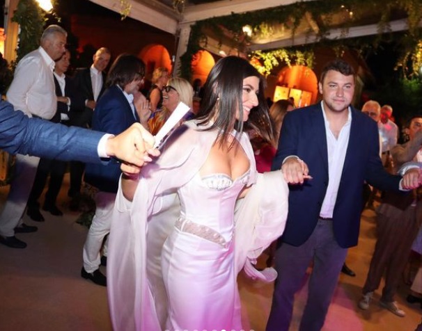Cum a apărut Ana, fata lui Mircea Geoană, la petrecerea burlăcițelor. Se căsătorește cu Garrett Cayton anul acesta, în Veneția