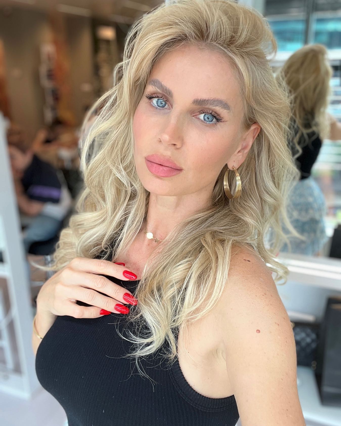 Andreea Bănică a fost criticată că a purtat o rochie prea scurtă: „Corpul meu a suferit modificări în urma sarcinilor târzii”