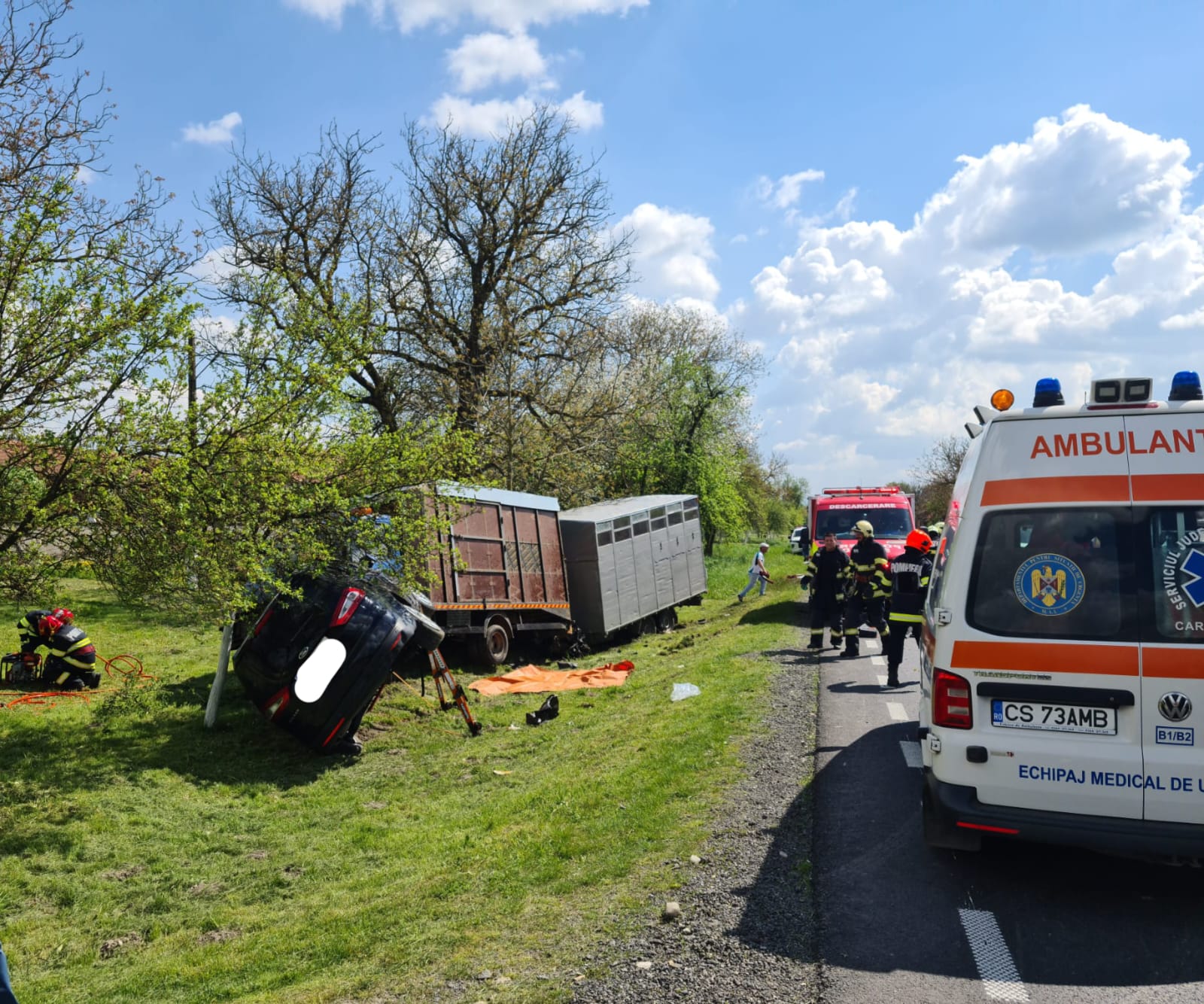 Accident grav pe DN 6, între Caransebeş şi Lugoj. O persoană a murit şi alte patru au fost rănite