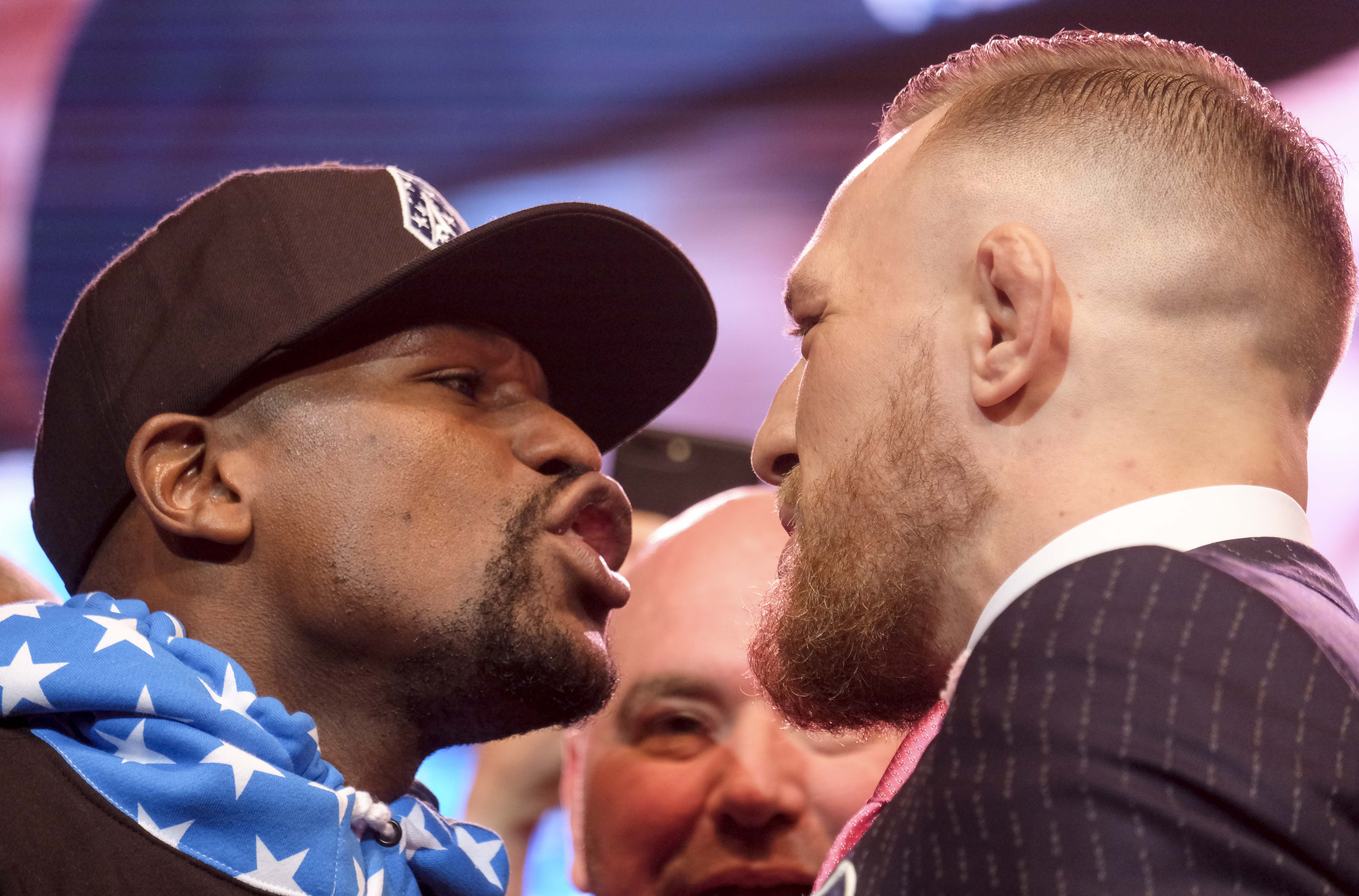 Totul despre meciul secolului, Mayweather vs McGregor. Lupta care a produs peste 1.000.000.000 $, o frecție ! Irlandezul a fost făcut KO în repriza a zecea. Floyd l-a menajat cât a putut! | LIVE&FOTO&VIDEO